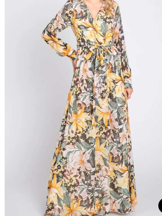 Onetheland Dresses & Skirts - NWOT Elegant Floral Long Sleeve Maxi Dress